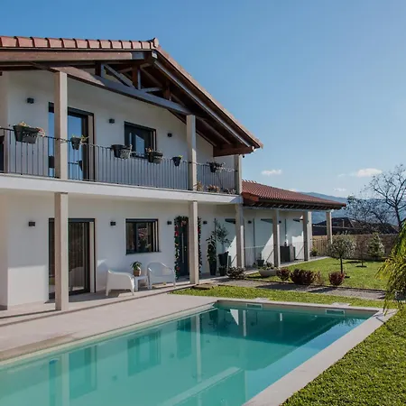 Casa Serra De